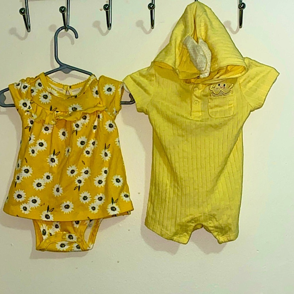 2 set dress/baby jumpsuit shirt.color (yellow) with flowers and a baby chicken.